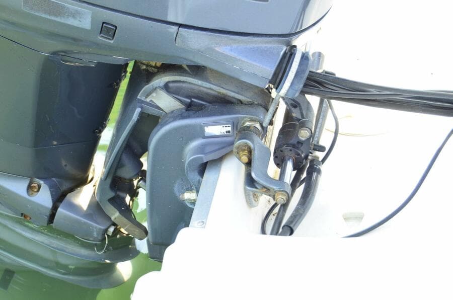 2011 Hurricane SunDeck 217 OB