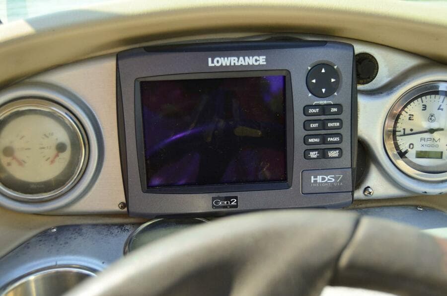 2011 Hurricane SunDeck 217 OB