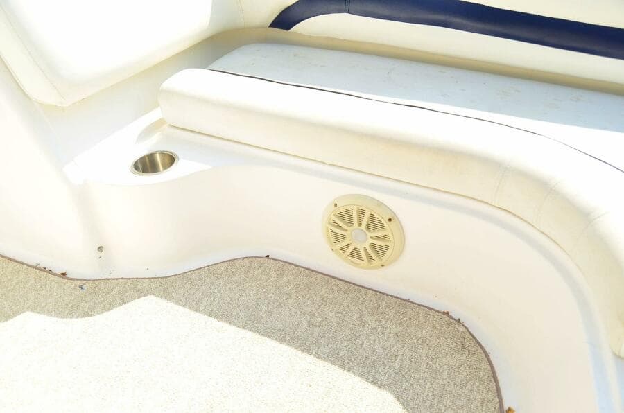 2011 Hurricane SunDeck 217 OB