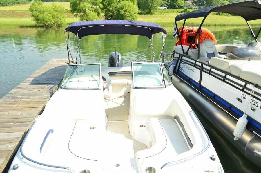 2011 Hurricane SunDeck 217 OB