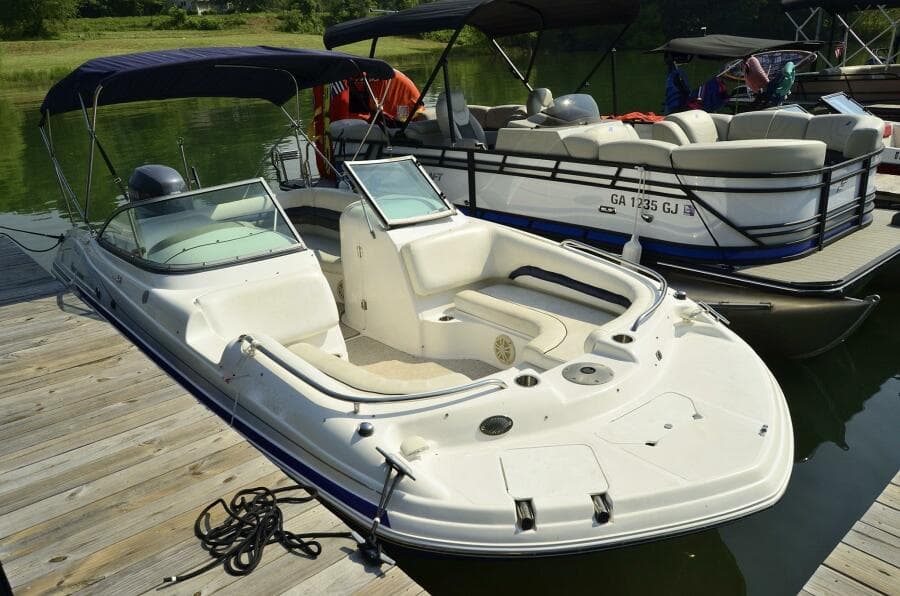 2011 Hurricane SunDeck 217 OB
