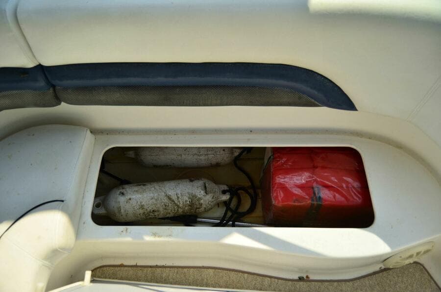 2011 Hurricane SunDeck 217 OB