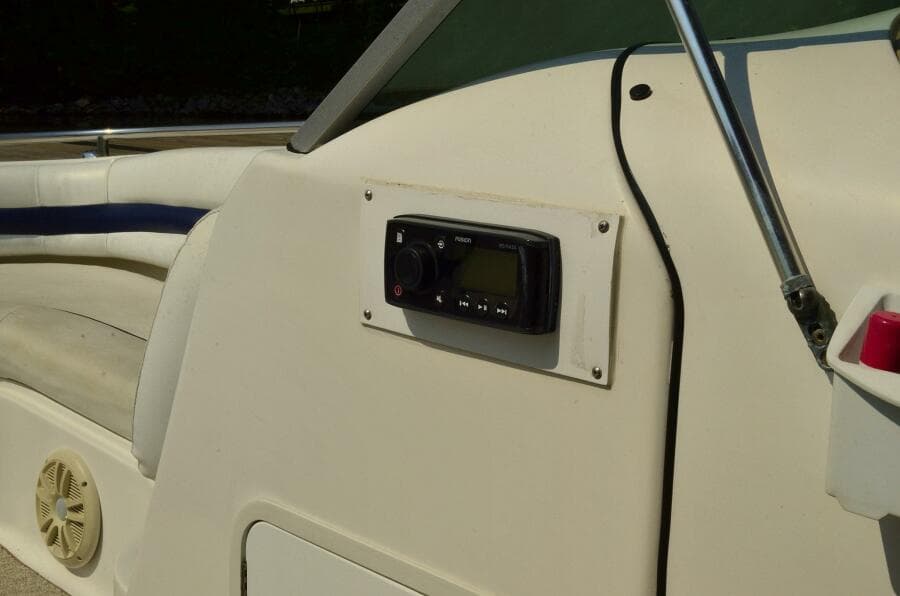 2011 Hurricane SunDeck 217 OB