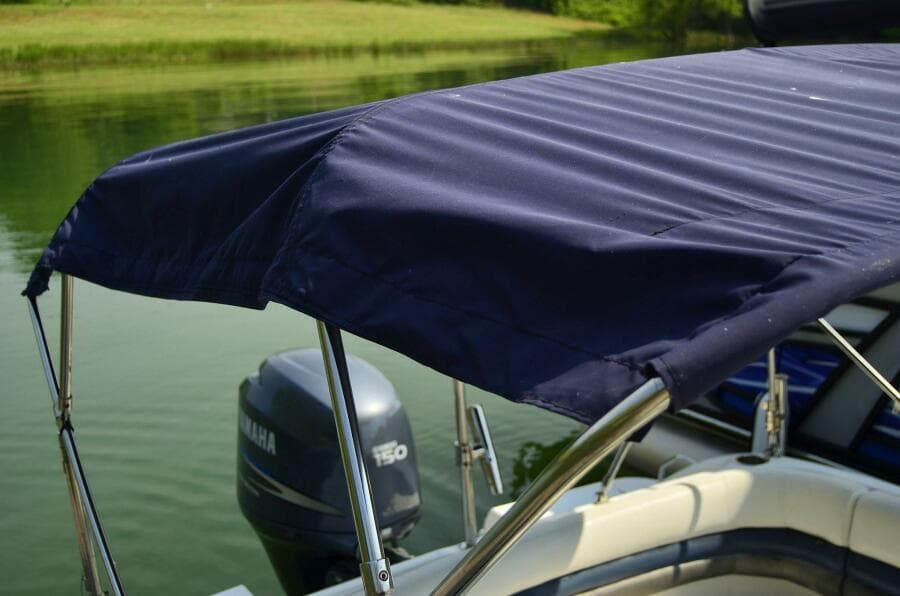 2011 Hurricane SunDeck 217 OB