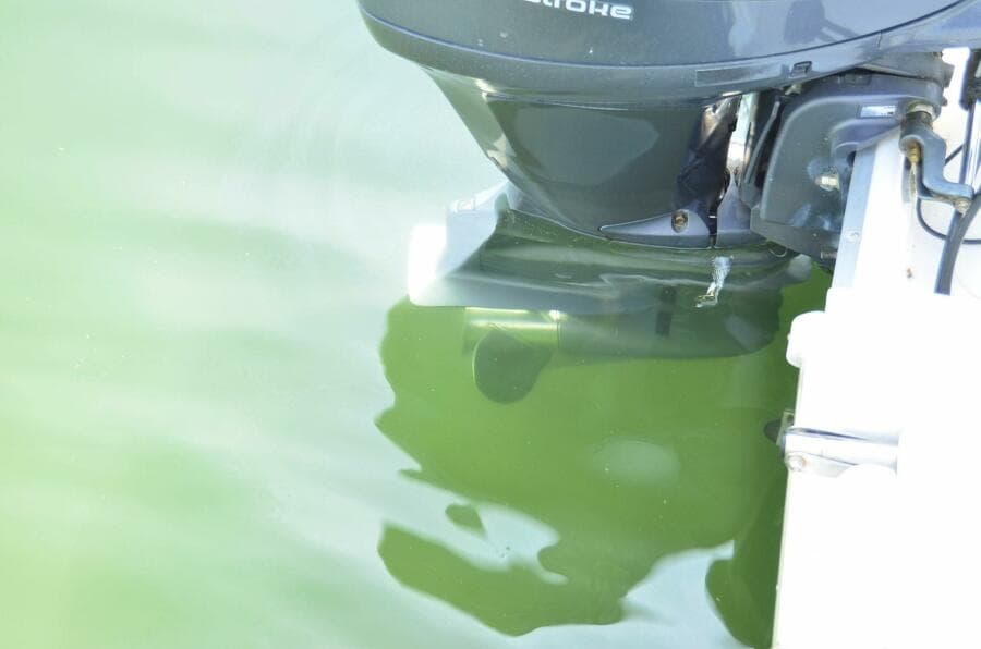 2011 Hurricane SunDeck 217 OB