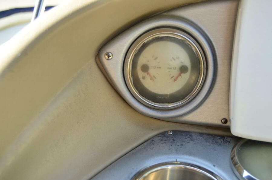 2011 Hurricane SunDeck 217 OB