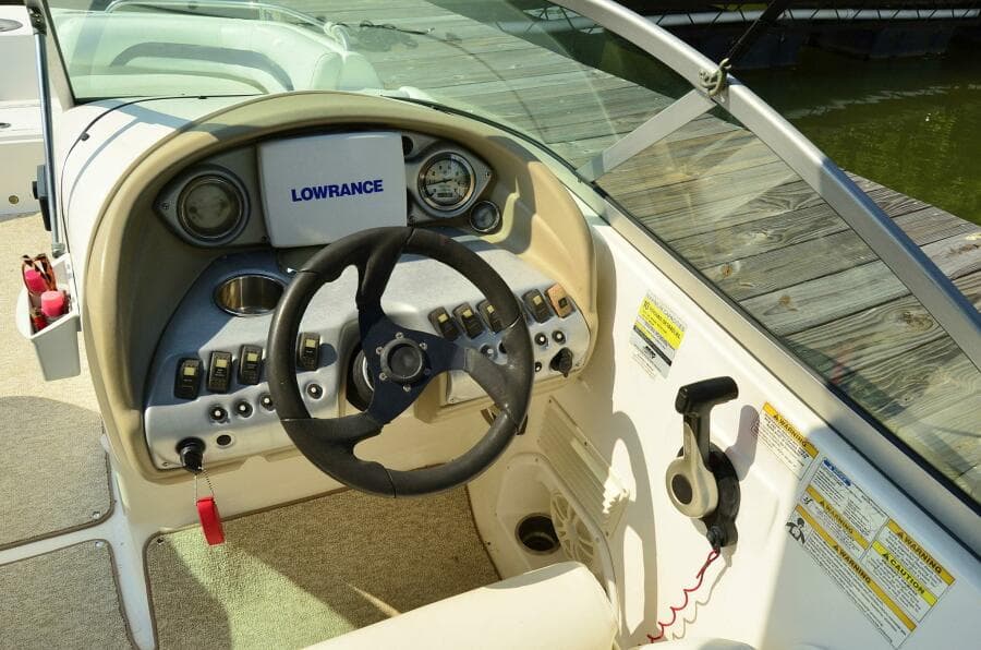 2011 Hurricane SunDeck 217 OB