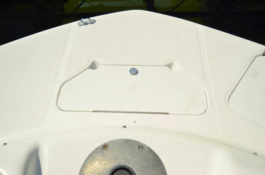 2011 Hurricane SunDeck 217 OB