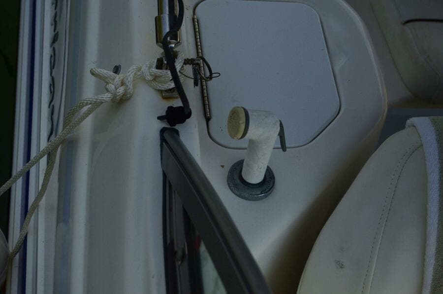 2011 Hurricane SunDeck 217 OB