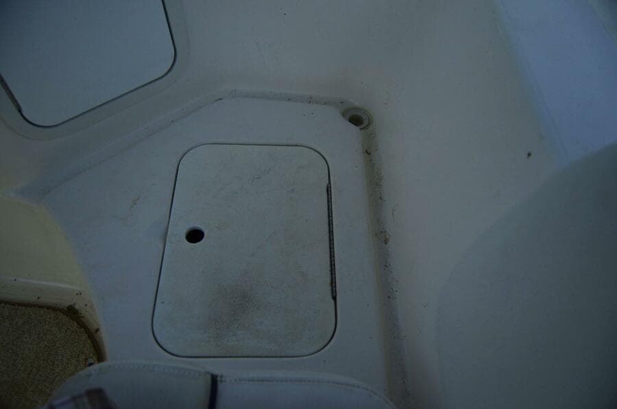 2011 Hurricane SunDeck 217 OB