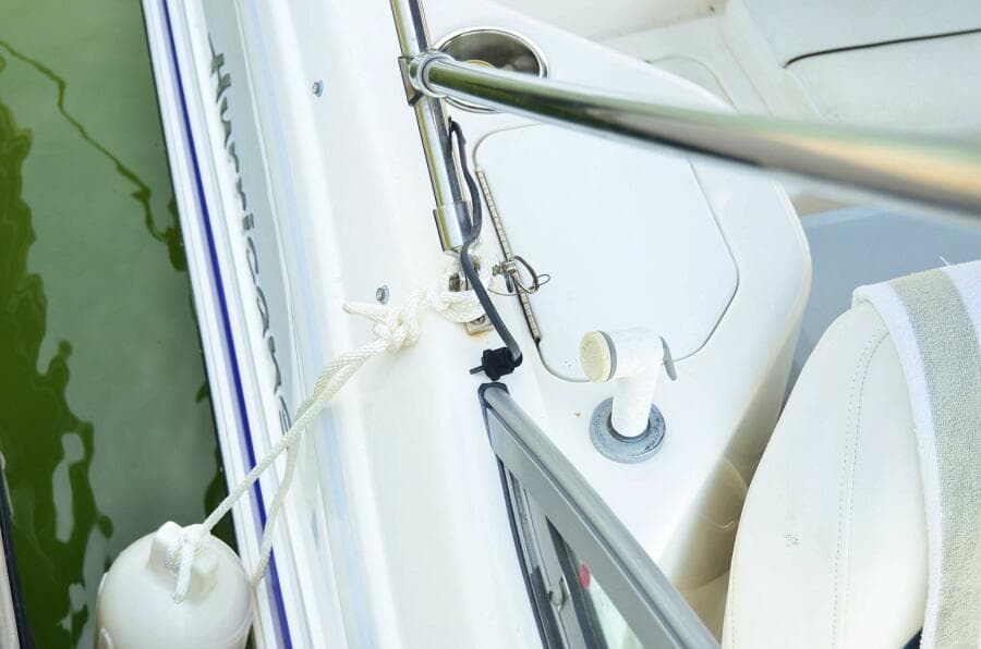 2011 Hurricane SunDeck 217 OB