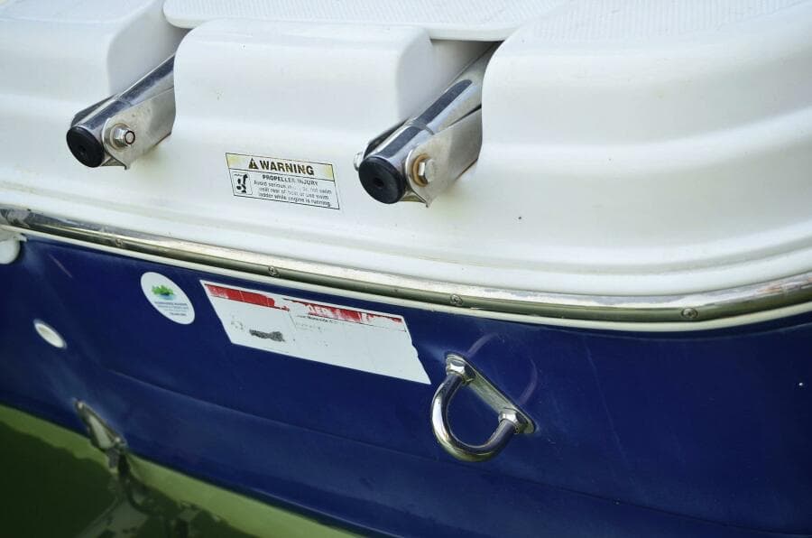 2011 Hurricane SunDeck 217 OB