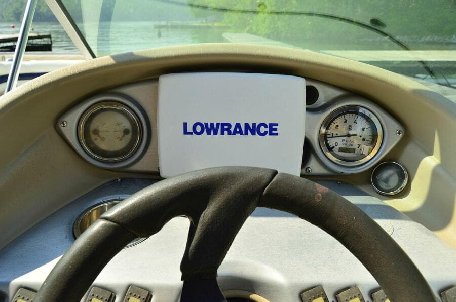 2011 Hurricane SunDeck 217 OB