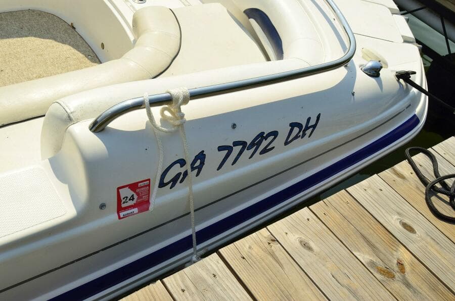 2011 Hurricane SunDeck 217 OB