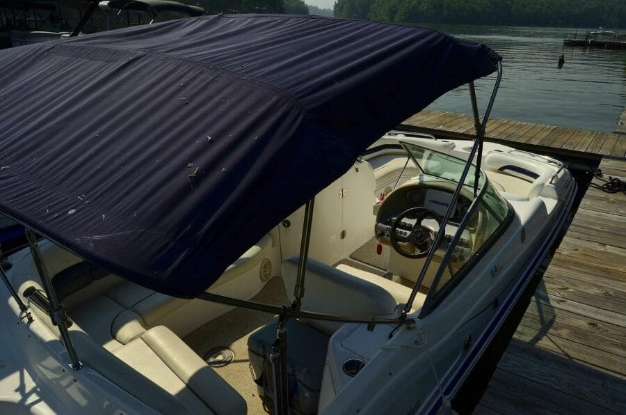 2011 Hurricane SunDeck 217 OB