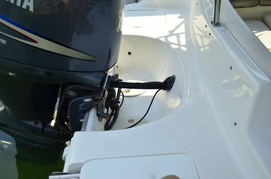 2011 Hurricane SunDeck 217 OB