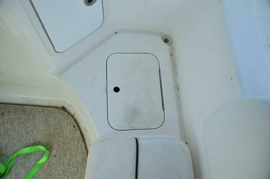 2011 Hurricane SunDeck 217 OB