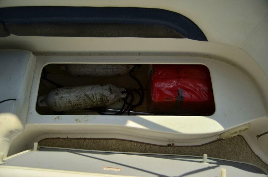 2011 Hurricane SunDeck 217 OB