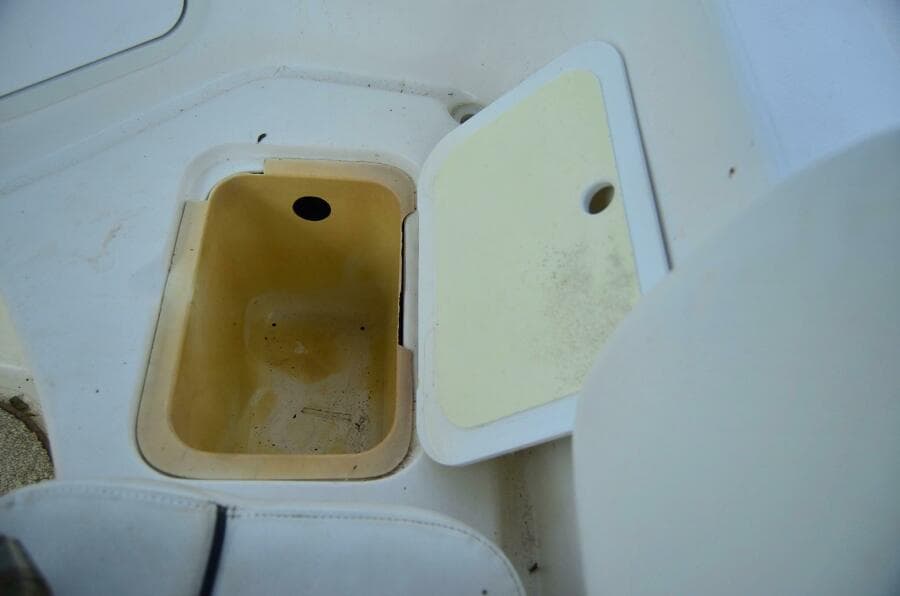 2011 Hurricane SunDeck 217 OB