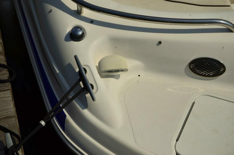 2011 Hurricane SunDeck 217 OB