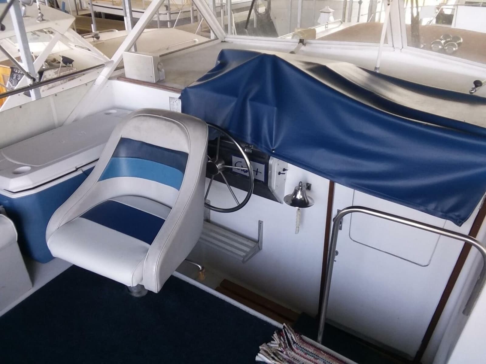 1979 Chris-Craft 350 Catalina - Photo 21