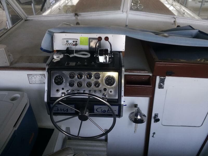 1979 Chris-Craft Catalina 350