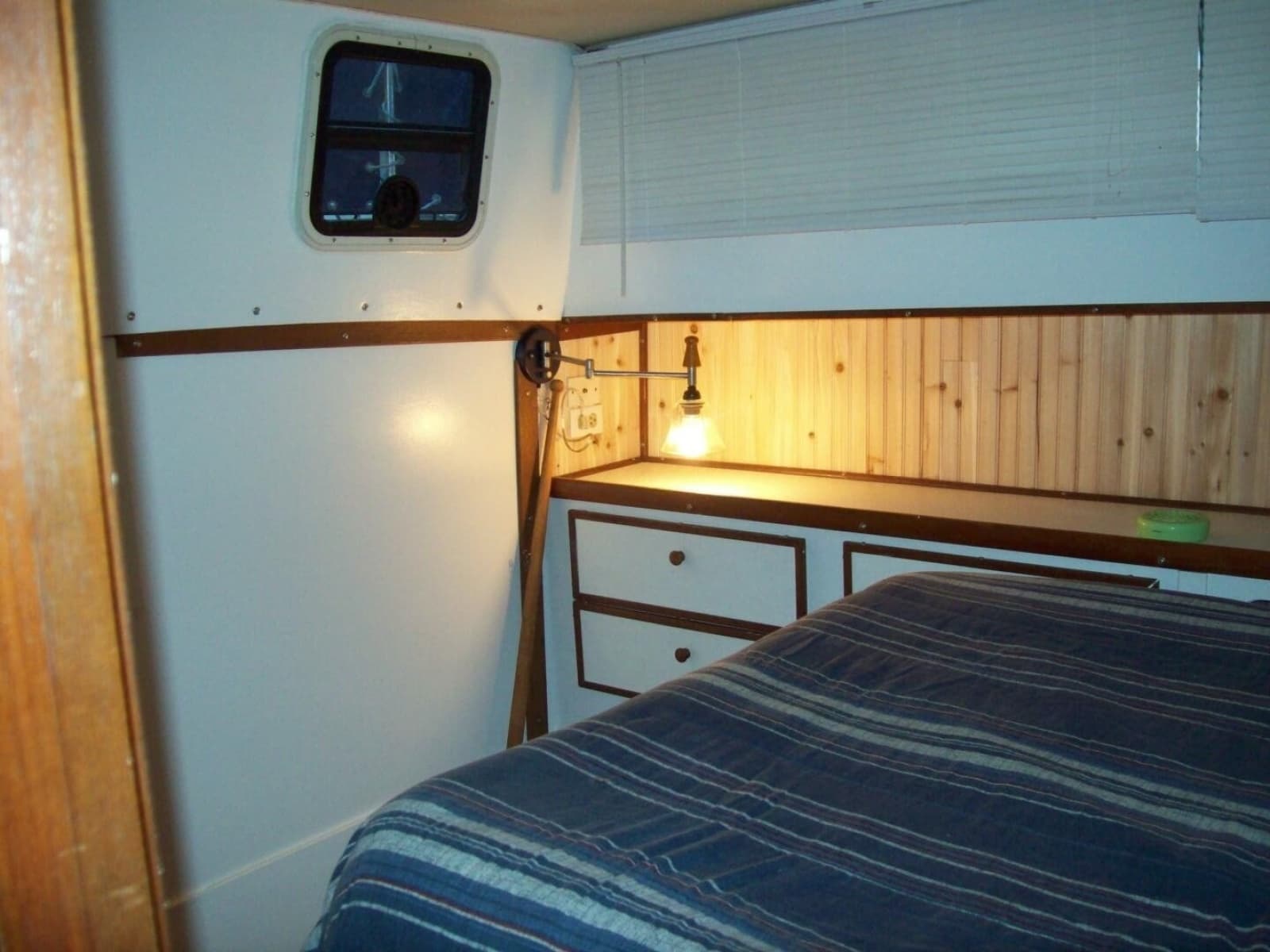1979 Chris-Craft 350 Catalina - Photo 10