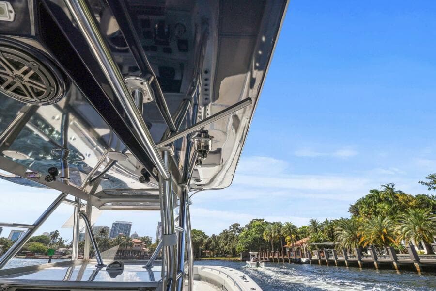 2013 Invincible 42 Open - Photo 27