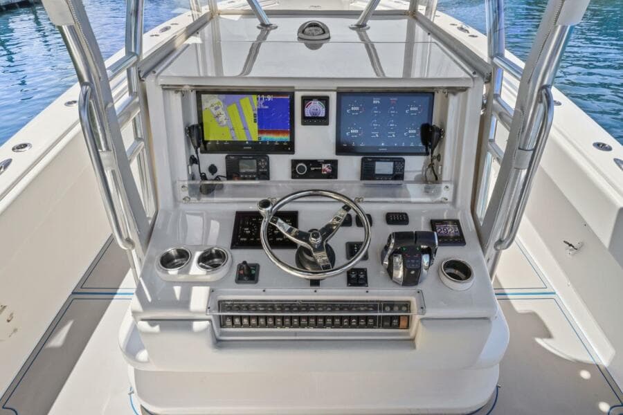 2013 Invincible 42 Open - Photo 22