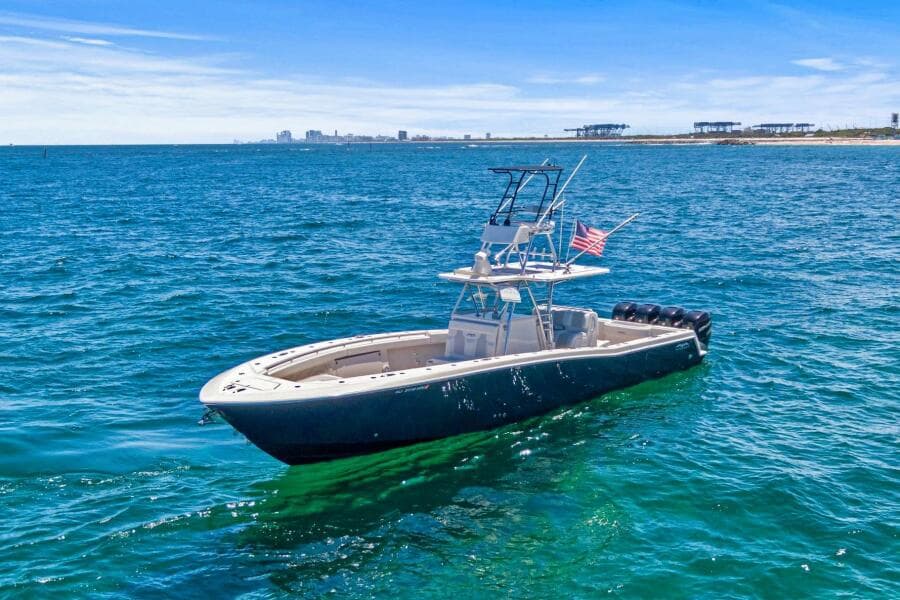 2013 Invincible 42 Open - Photo 2