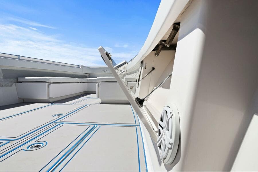2013 Invincible 42 Open - Photo 30