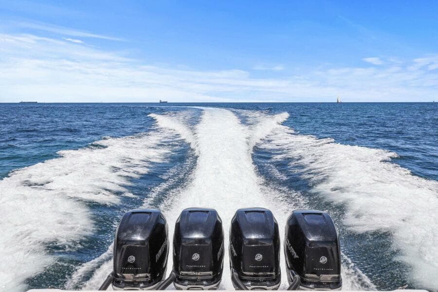 2013 Invincible 42 Open - Photo 14