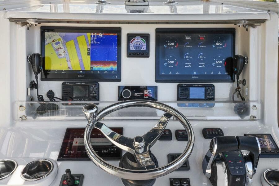 2013 Invincible 42 Open - Photo 25