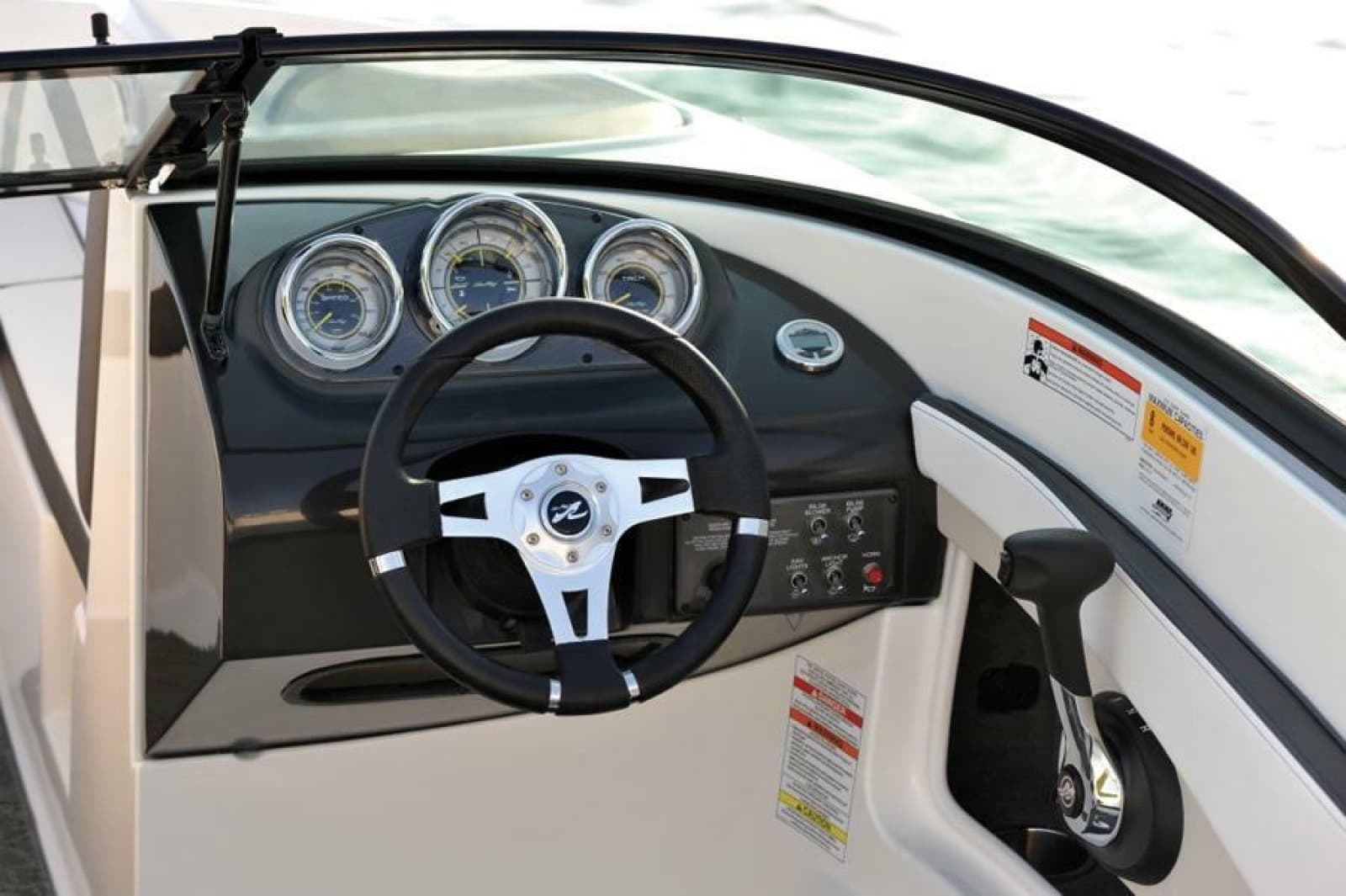 2012 Sea Ray 190 Sport - Photo 2