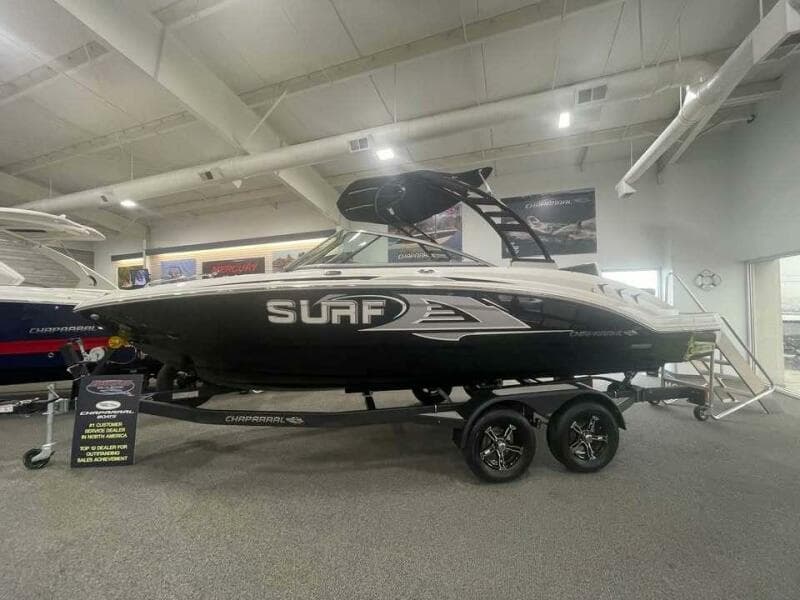 2022 Chaparral 23 SURF