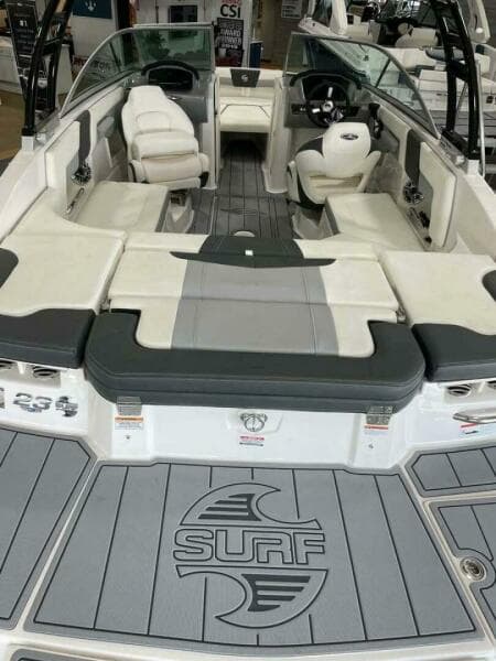2022 Chaparral 23 SURF