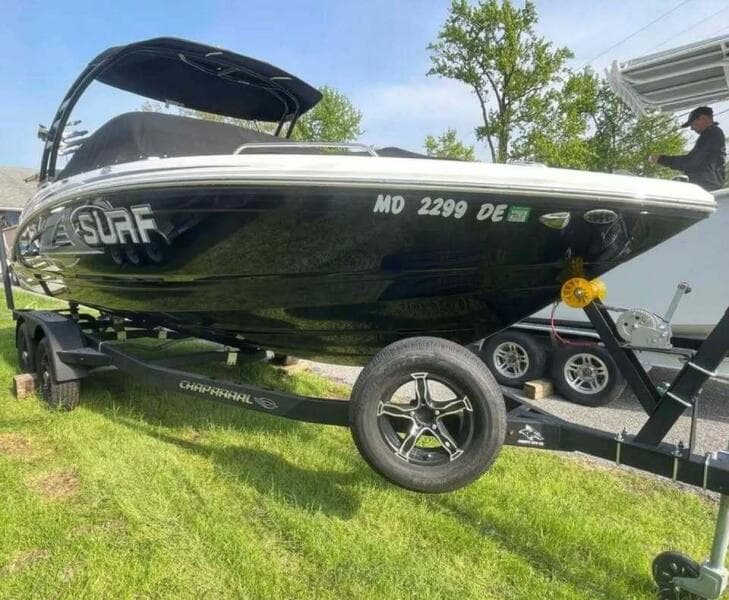 2022 Chaparral 23 SURF