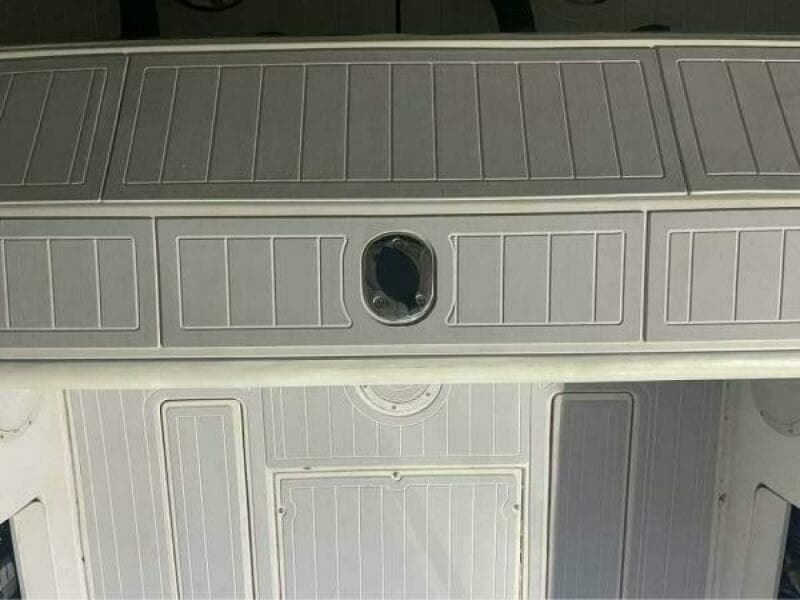 1990 Wellcraft Scarab 30 Cuddy