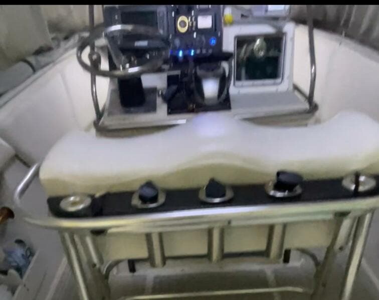 1990 Wellcraft Scarab 30 Cuddy