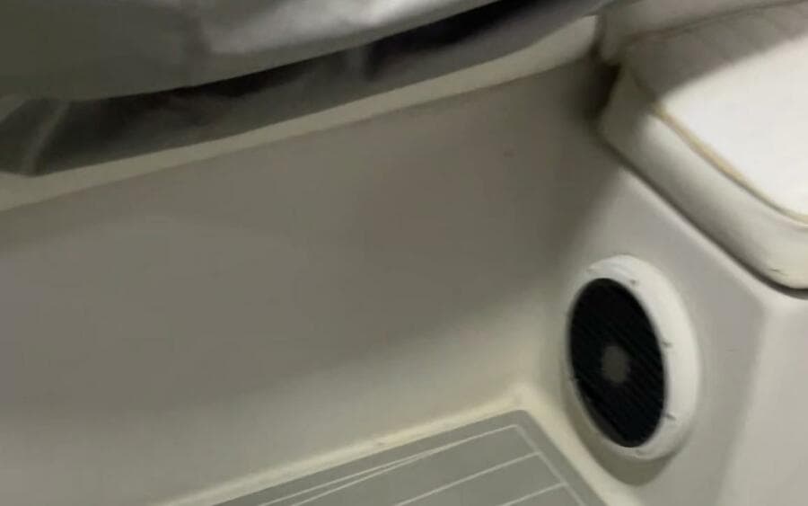 1990 Wellcraft Scarab 30 Cuddy