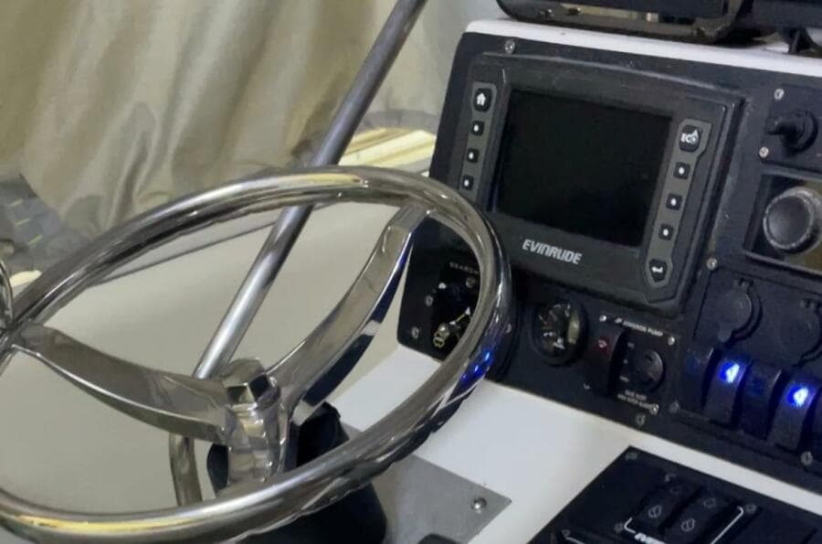 1990 Wellcraft Scarab 30 Cuddy