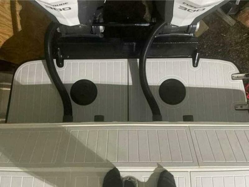 1990 Wellcraft Scarab 30 Cuddy