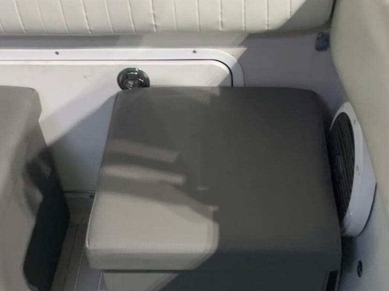 1990 Wellcraft Scarab 30 Cuddy