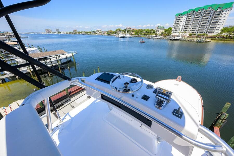 2004 Viking 65 Enclosed Bridge w/Tower