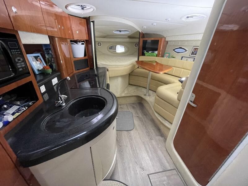 2005 Monterey 322 Cruiser