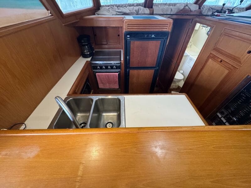 43 1991 Ocean Alexander 456 Knot Yet Galley 2