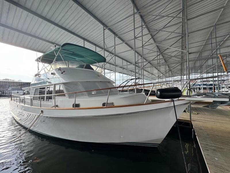 4   1991 Ocean Alexander 456 Knot Yet   Starboard Side 1