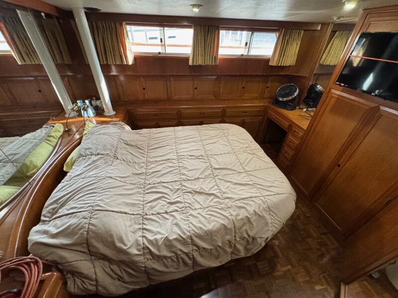 55 1991 Ocean Alexander 456 Knot Yet Aft Stateroom