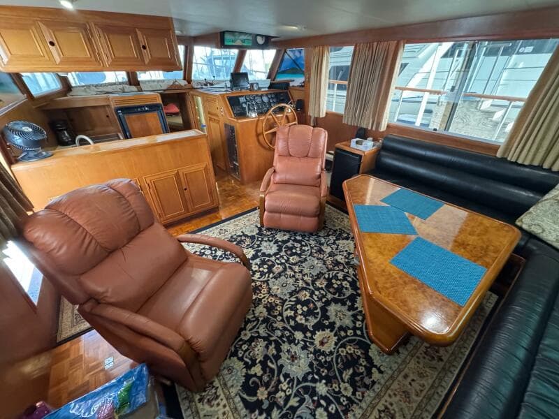 34 1991 Ocean Alexander 456 Knot Yet Salon 3