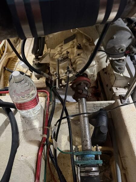 85 1991 Ocean Alexander 456 Knot Yet Port Engine Shaft